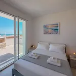 Beachfront With Ac & Private Parking By Host Hero *