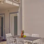 Beachfront With Ac & Private Parking By Host Hero