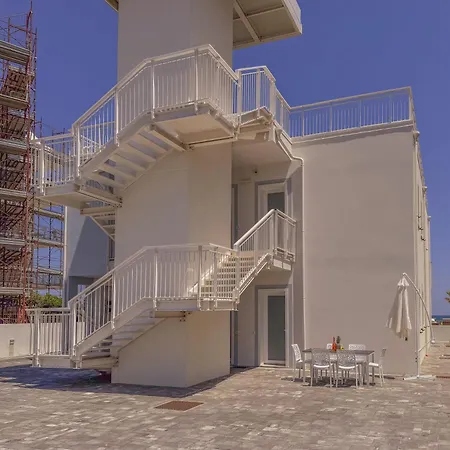 Fronte Mare & Parcheggio Privato By Host Hero Apartamento *