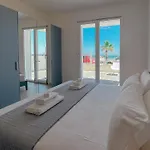 Beachfront With Ac & Private Parking By Host Hero Апартаменты