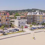 Апартаменты Beachfront With Ac & Private Parking By Host Hero *
