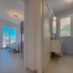 Beachfront With Ac & Private Parking By Host Hero