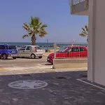 Beachfront With Ac & Private Parking By Host Hero * Чивитанова-Марке
