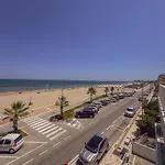 Beachfront With Ac & Private Parking By Host Hero Апартаменты Чивитанова-Марке