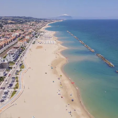 Appartement Beachfront With Ac & Private Parking By Host Hero Civitanova Marche
