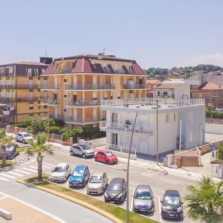 Appartement Beachfront With Ac & Private Parking By Host Hero *