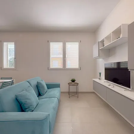 Beachfront With Ac & Private Parking By Host Hero Appartement Civitanova Marche