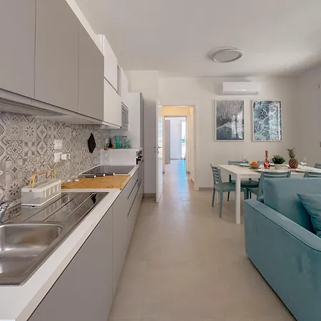 Beachfront With Ac & Private Parking By Host Hero Appartement Civitanova Marche