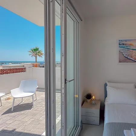 Appartement Beachfront With Ac & Private Parking By Host Hero