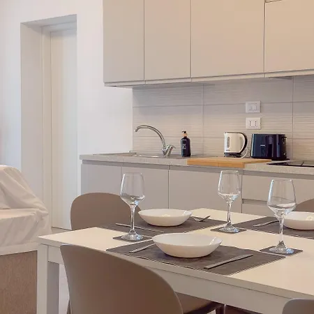 Beachfront - Ac & Private Parking By Host Hero Appartement *