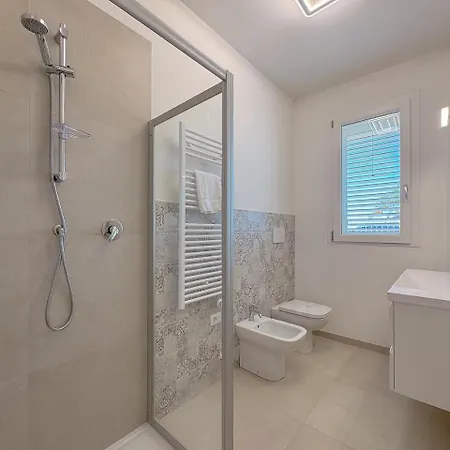 Appartement Beachfront - Ac & Private Parking By Host Hero