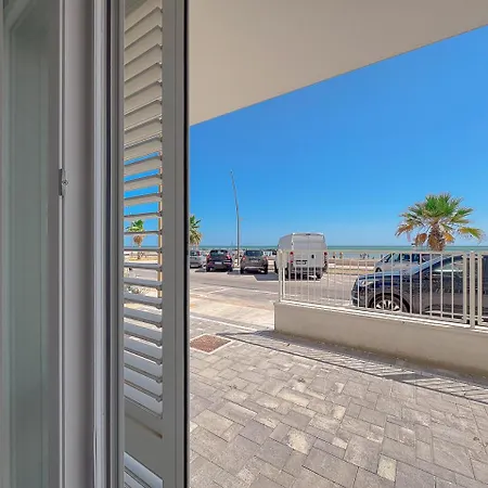 Beachfront - Ac & Private Parking By Host Hero Civitanova Marche