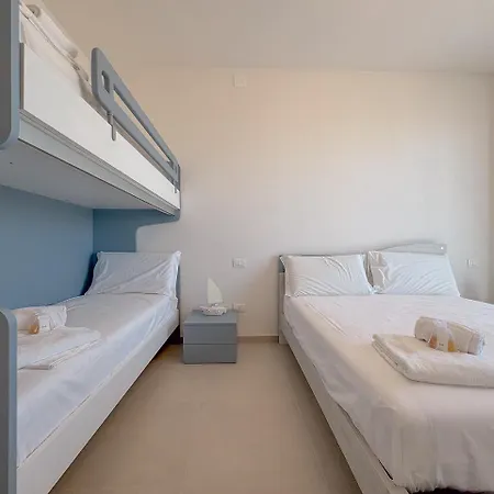 Beachfront - Ac & Private Parking By Host Hero Civitanova Marche