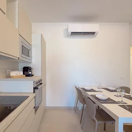Beachfront - Ac & Private Parking By Host Hero Appartement *