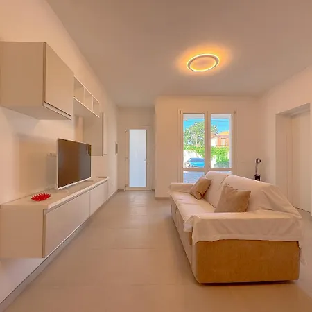 Beachfront - Ac & Private Parking By Host Hero Civitanova Marche
