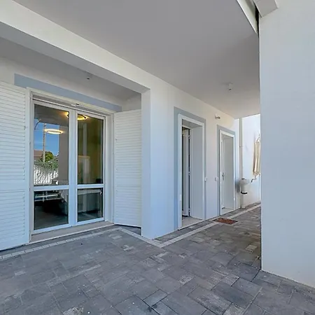 Beachfront - Ac & Private Parking By Host Hero