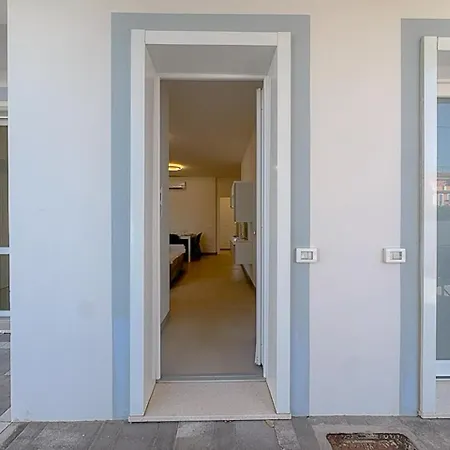 Beachfront - Ac & Private Parking By Host Hero Appartement Civitanova Marche