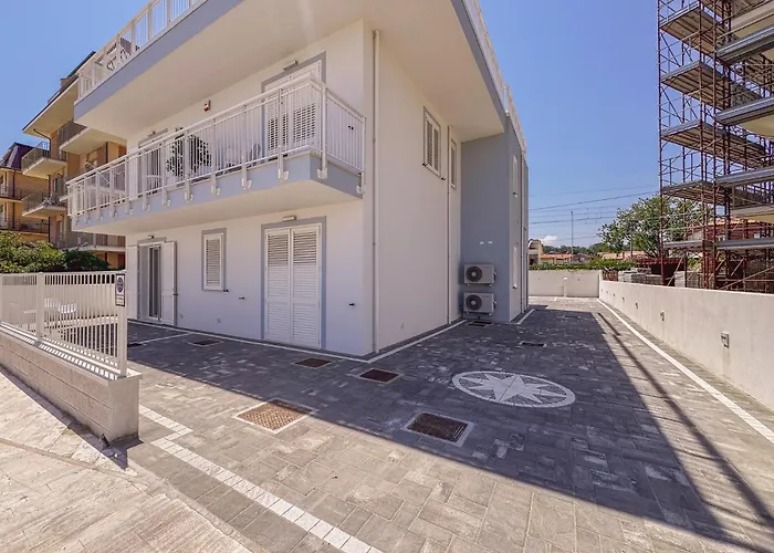 Beachfront With Ac & Private Parking By Host Hero Appartamento