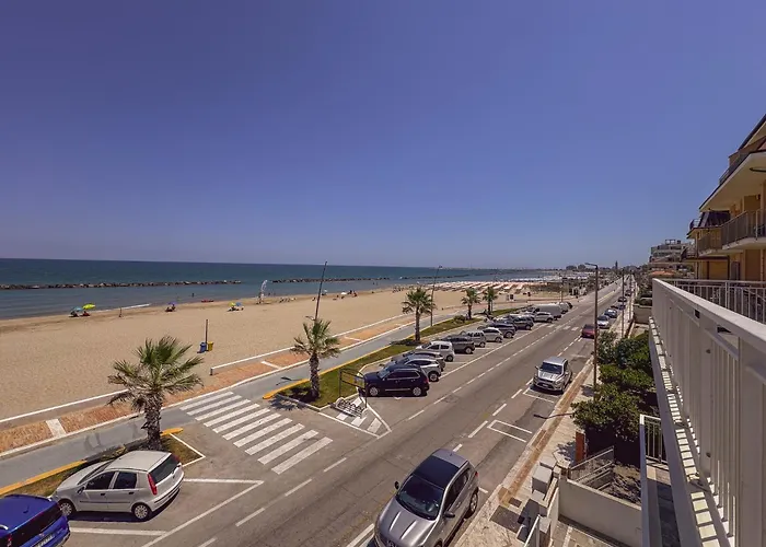 Beachfront With Ac & Private Parking By Host Hero Appartamento Civitanova Marche