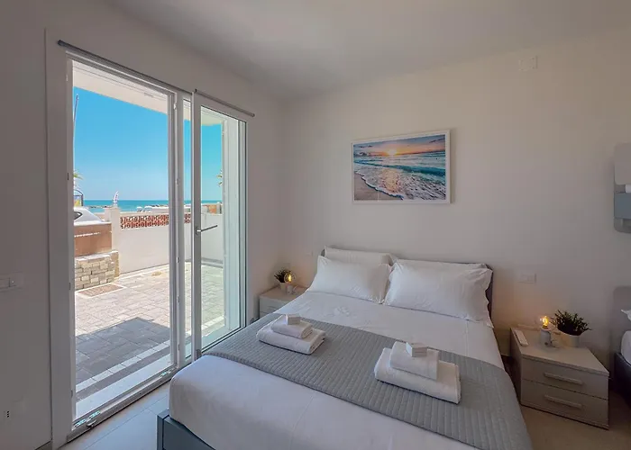 Beachfront With Ac & Private Parking By Host Hero *