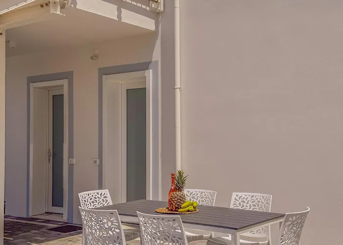 Beachfront With Ac & Private Parking By Host Hero