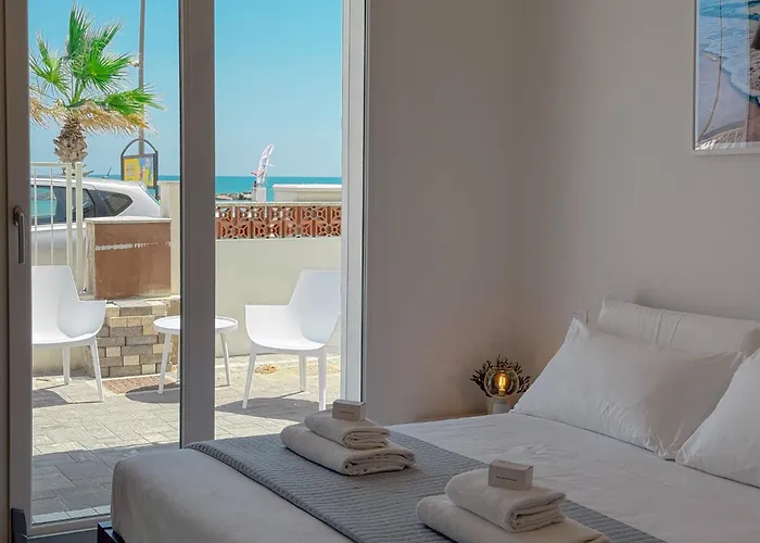 Appartamento Beachfront With Ac & Private Parking By Host Hero
